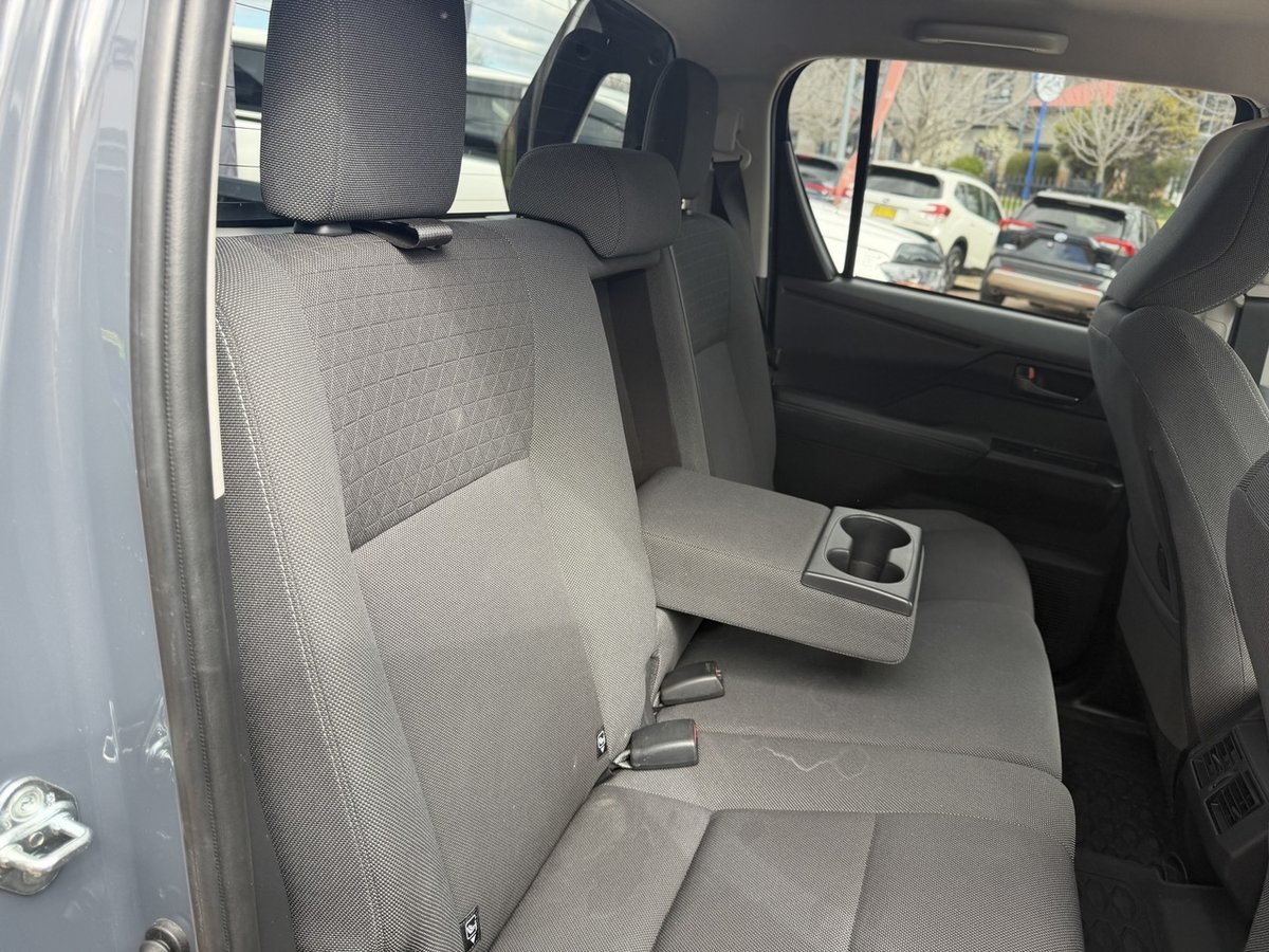2025 Toyota Hilux 4x4 GUN126R RC image 28