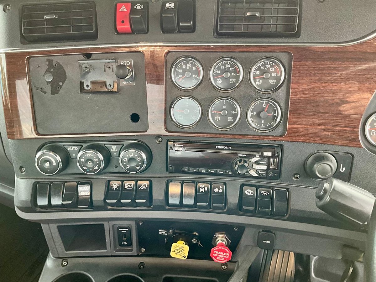 2018 Kenworth T610 SAR image 22