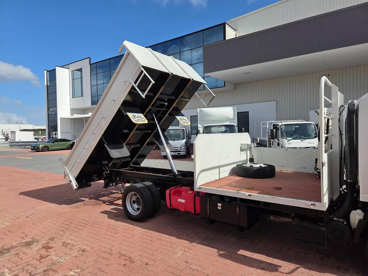 2016 Isuzu Npr 75-190  A.M.T Tipper And Crane image 13