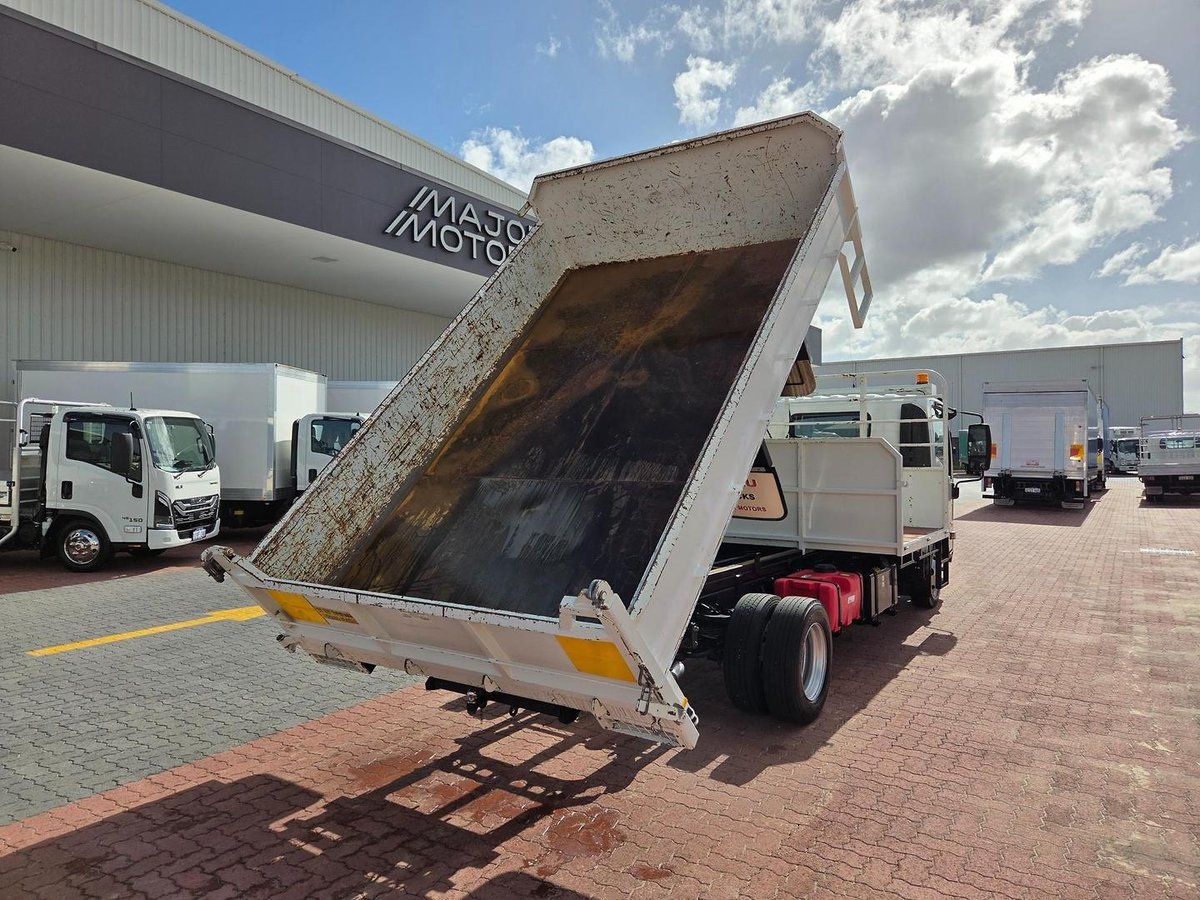 2016 Isuzu Npr 75-190  A.M.T Tipper And Crane image 31
