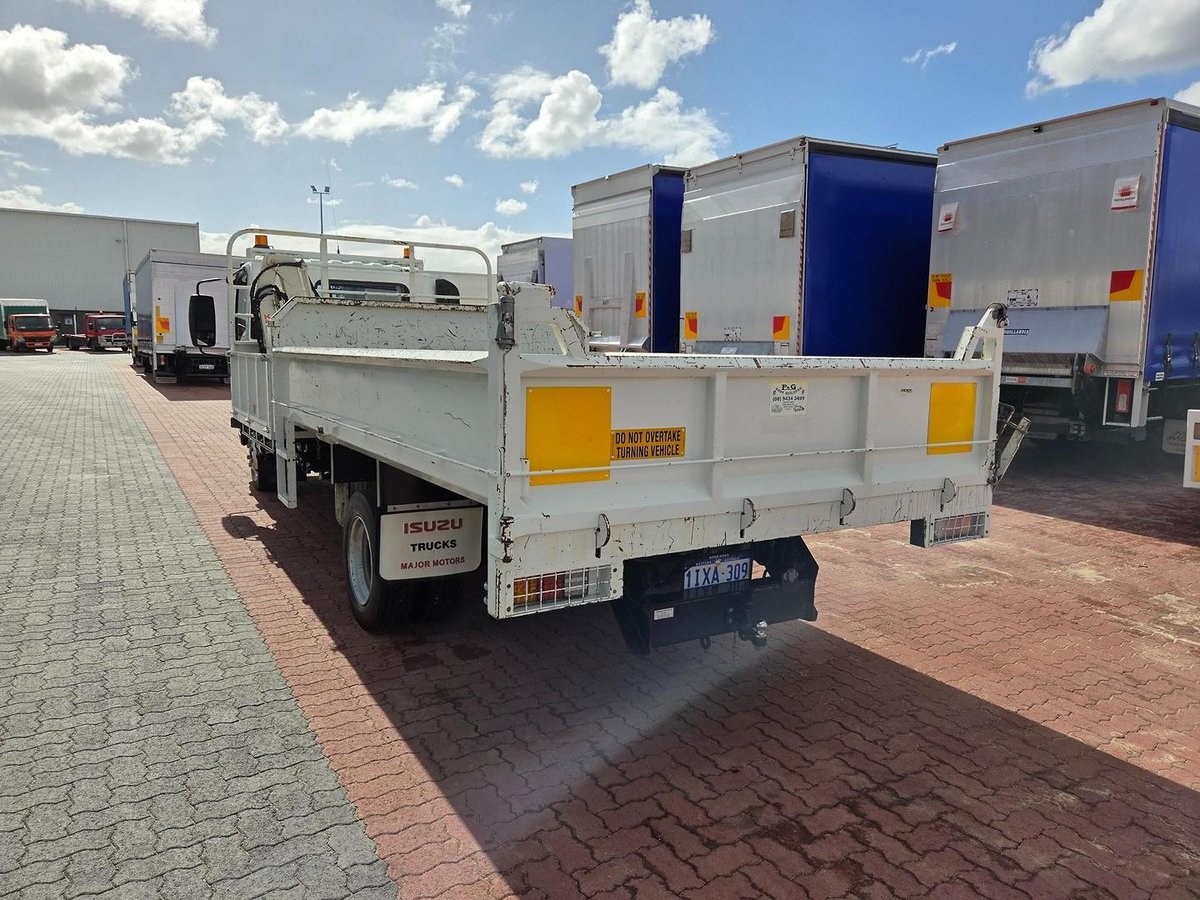 2016 Isuzu Npr 75-190  A.M.T Tipper And Crane image 30