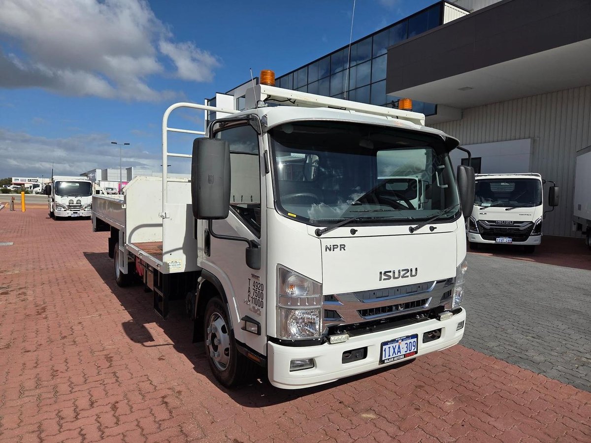 2016 Isuzu Npr 75-190  A.M.T Tipper And Crane image 3