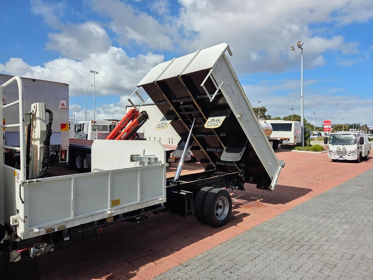 2016 Isuzu Npr 75-190  A.M.T Tipper And Crane image 15