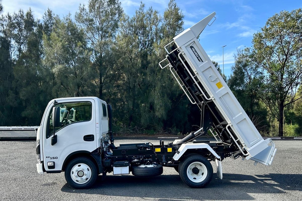 2026 Isuzu N Series NKR 62/45-150 DT D25 Tipper image 17