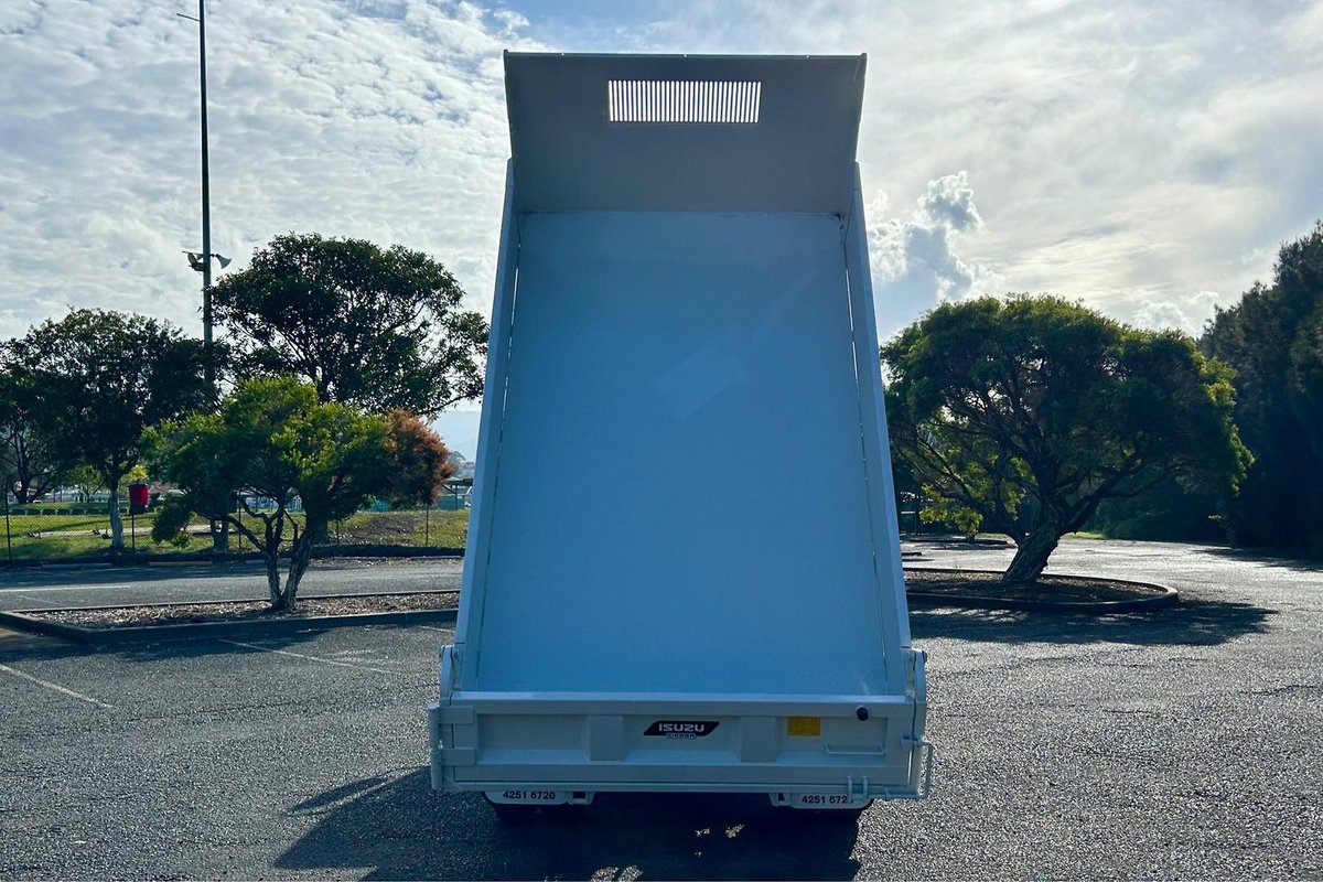 2026 Isuzu N Series NKR 62/45-150 DT D25 Tipper image 14