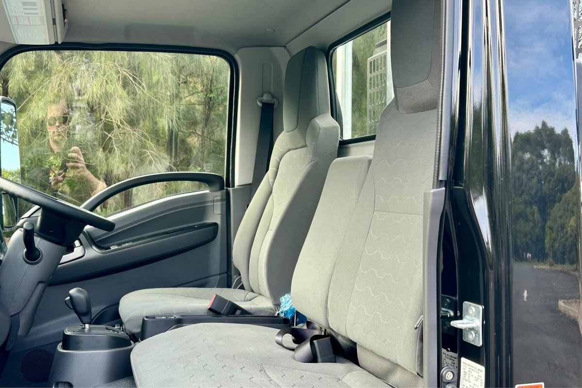 2026 Isuzu N Series NLR 45-150 DT D25 Traypack image 17