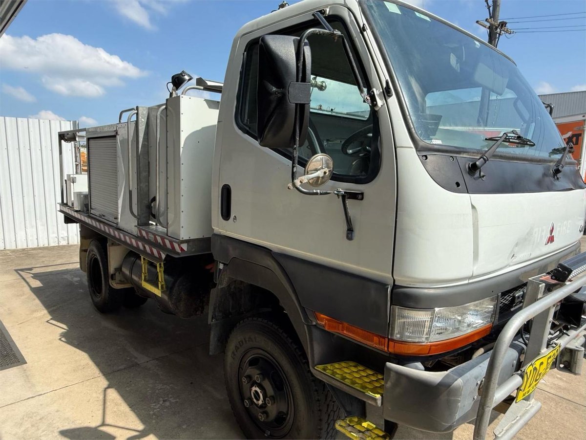 2001 Mitsubishi Canter FG637C6 image 6