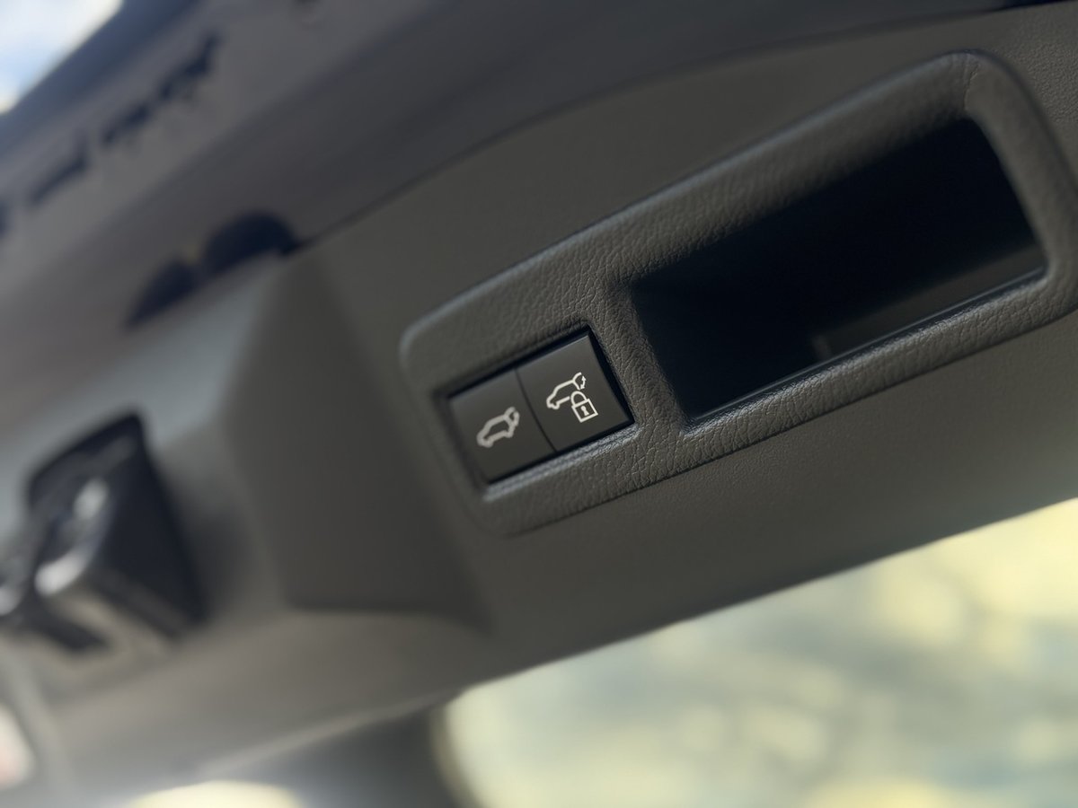 2024 Toyota BZ4X AWD YEAM15R image 10