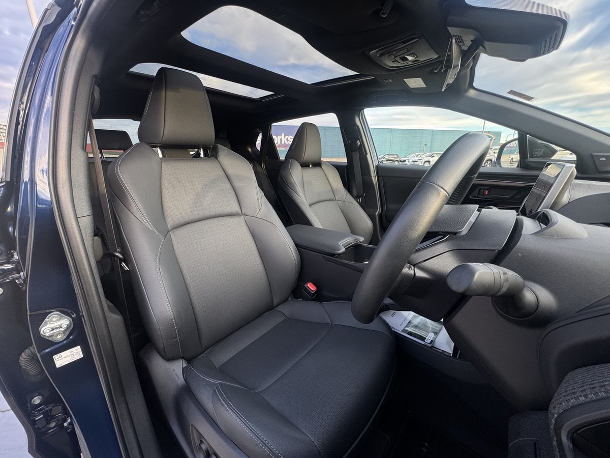 2024 Toyota BZ4X AWD YEAM15R image 12