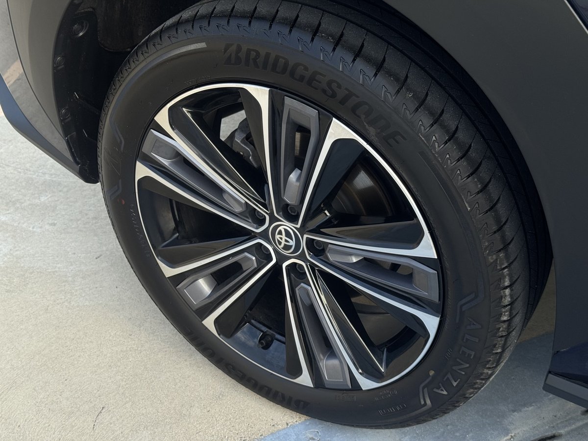 2024 Toyota BZ4X AWD YEAM15R image 13