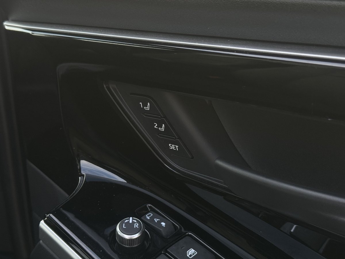 2024 Toyota BZ4X AWD YEAM15R image 16