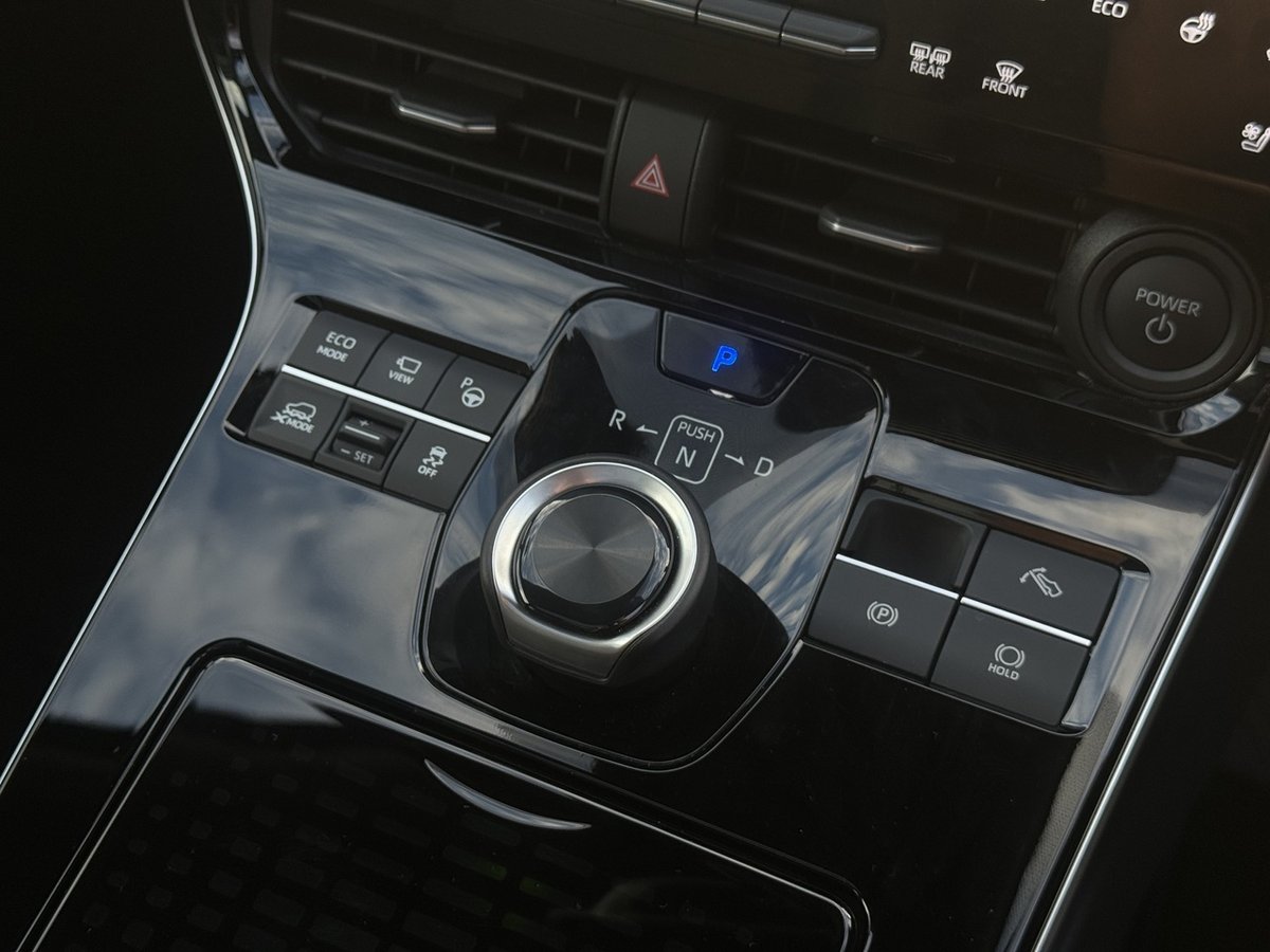 2024 Toyota BZ4X AWD YEAM15R image 18