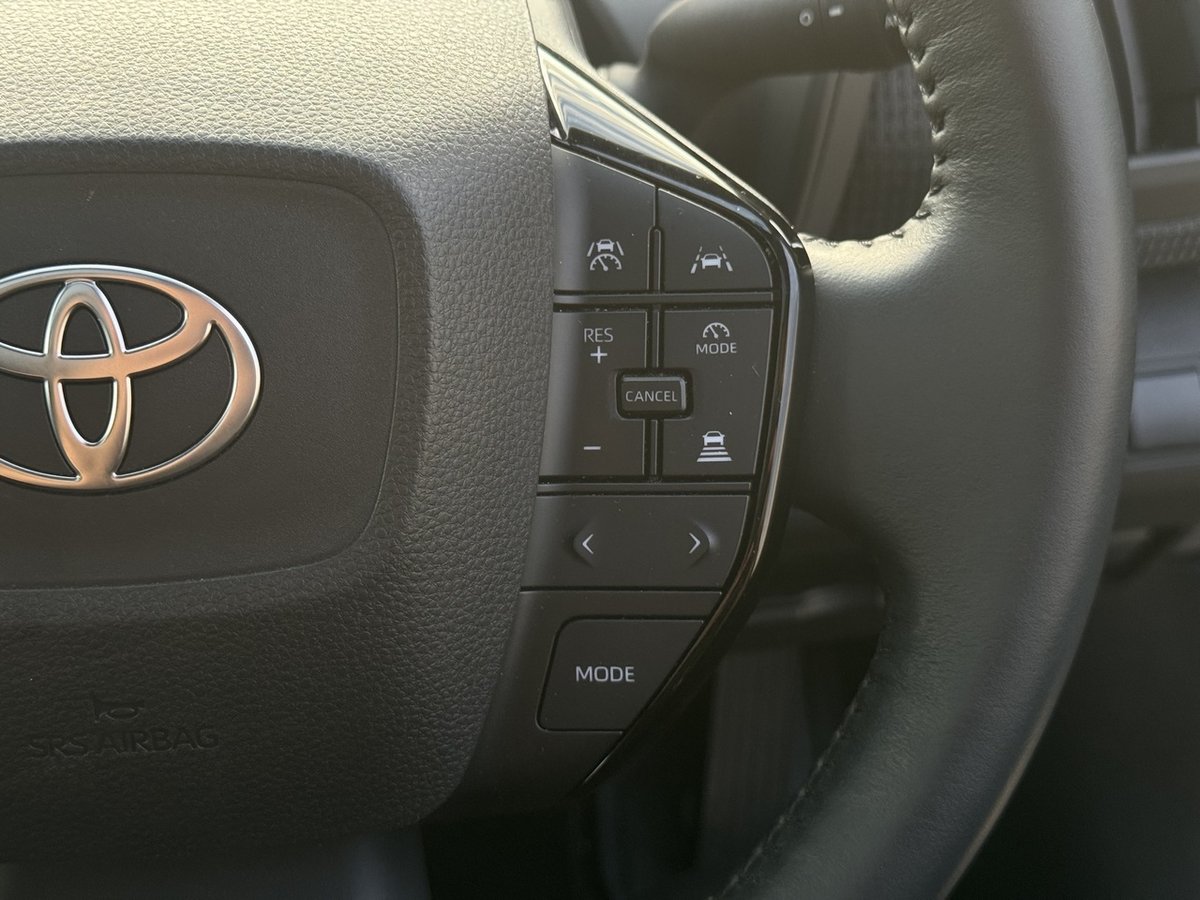 2024 Toyota BZ4X AWD YEAM15R image 21