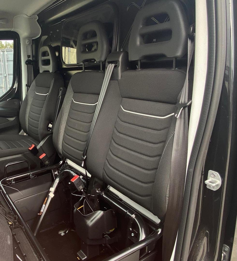 2025 Iveco Daily 35S14V image 35