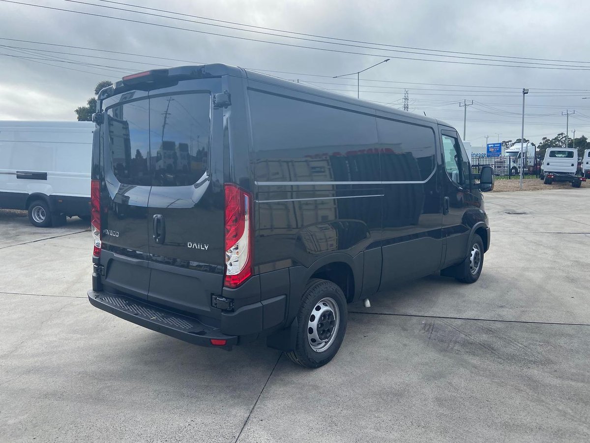 2025 Iveco Daily 35S14V image 13