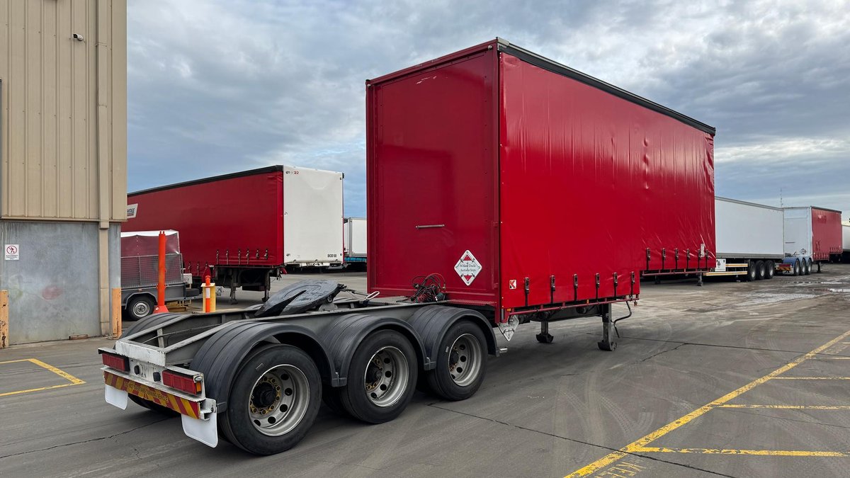 2015 Krueger 34P Drop Deck image 25