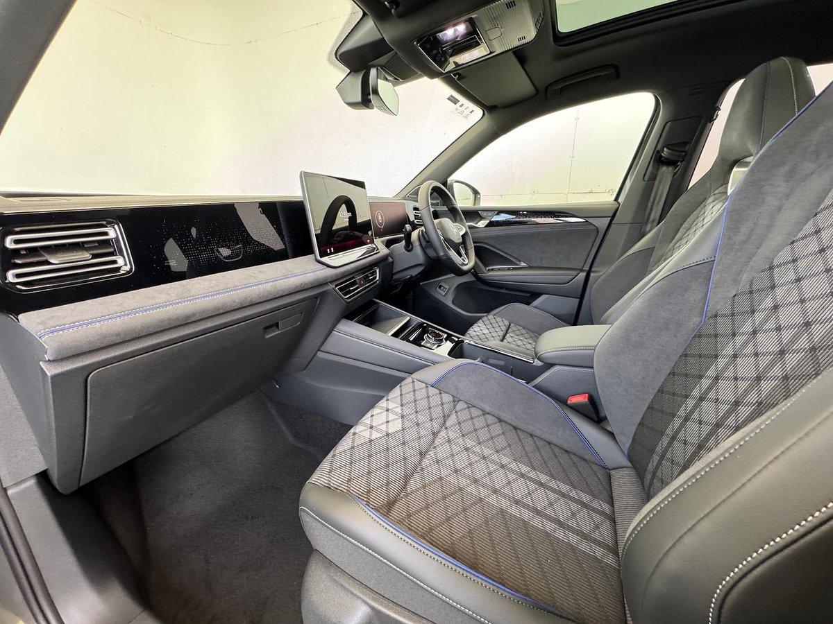 2026 Volkswagen Tiguan 150TSI R-Line CT MY26 Four Wheel Drive image 30