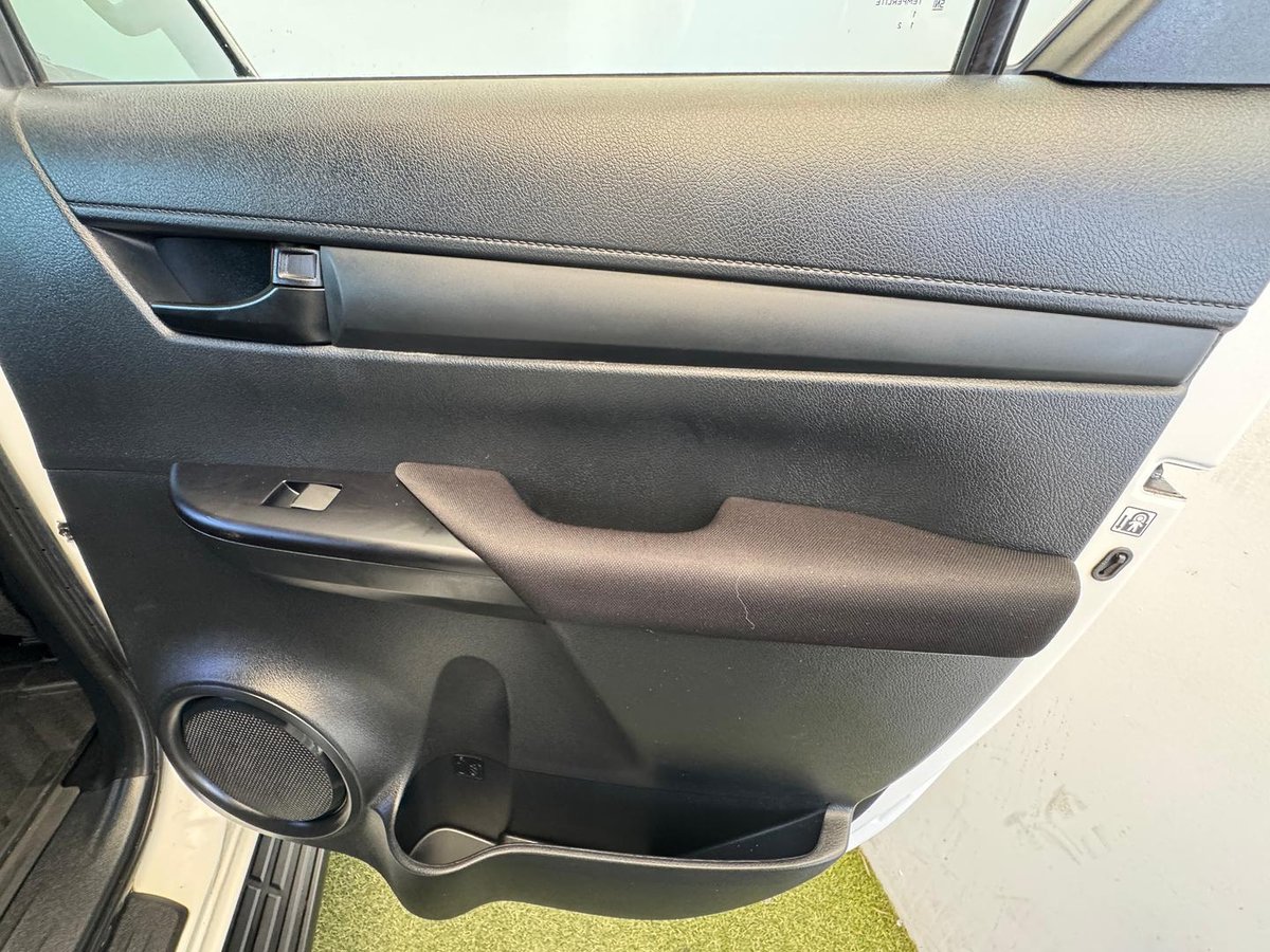 2021 Toyota Hilux SR GUN126R 4X4 Dual Range image 15