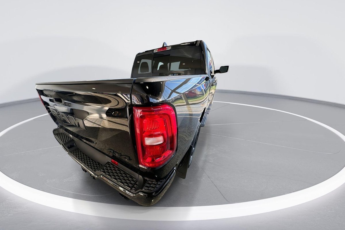 2026 RAM 1500 Express Black Edition Hurricane SO DT MY26 4X4 Dual Range image 8