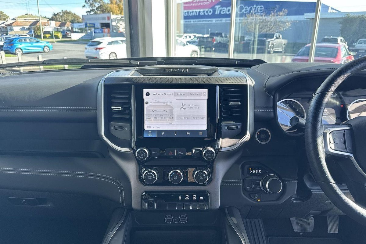 2026 RAM 1500 Express Black Edition Hurricane SO DT MY26 4X4 Dual Range image 22