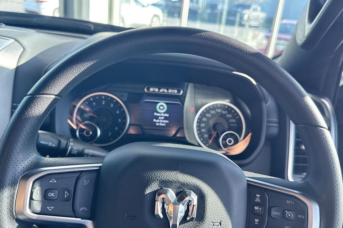 2026 RAM 1500 Express Black Edition Hurricane SO DT MY26 4X4 Dual Range image 23