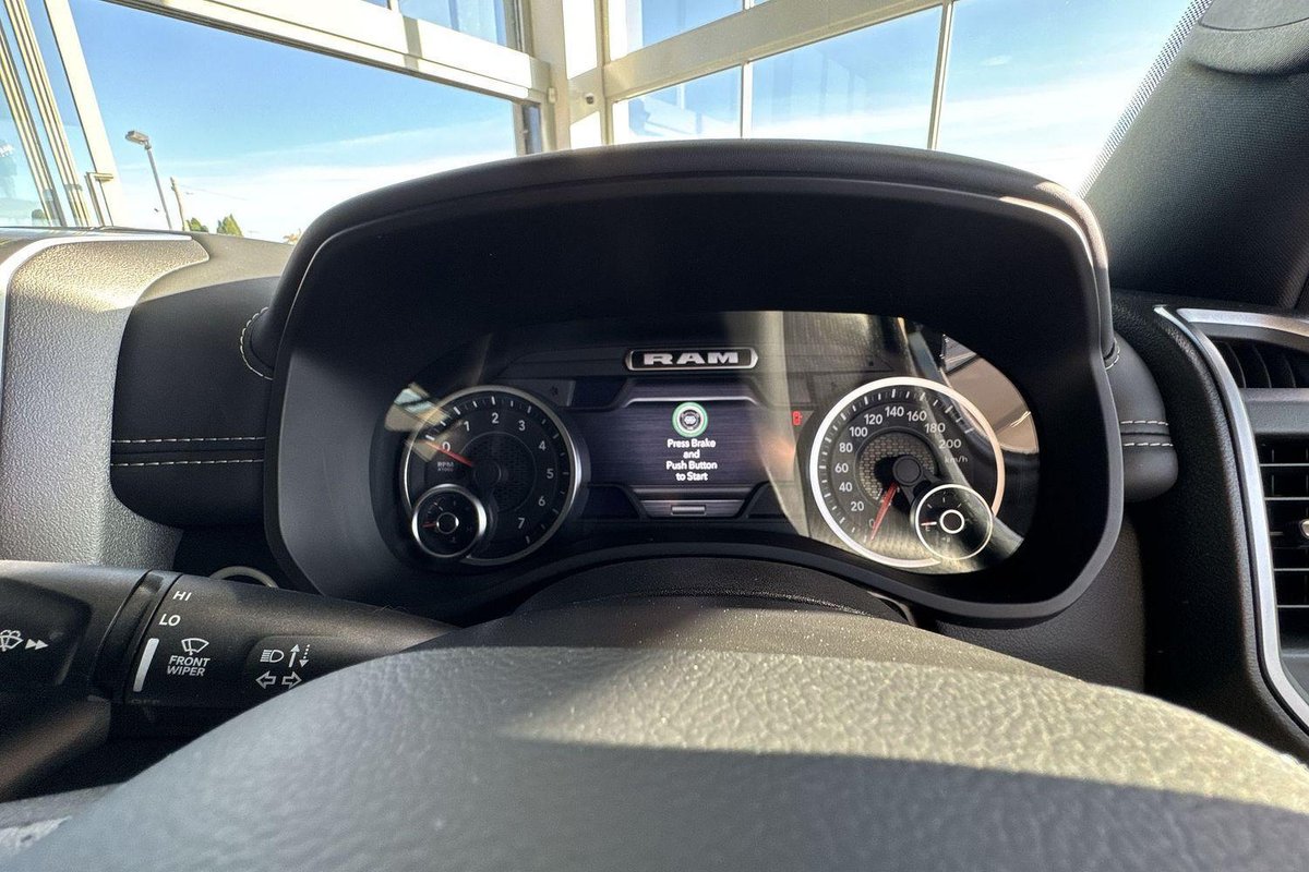 2026 RAM 1500 Express Black Edition Hurricane SO DT MY26 4X4 Dual Range image 24