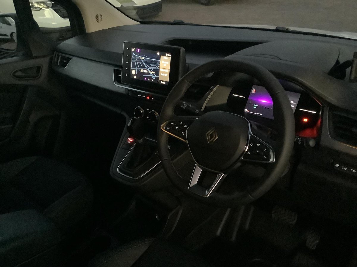2025 Renault Kangoo image 9
