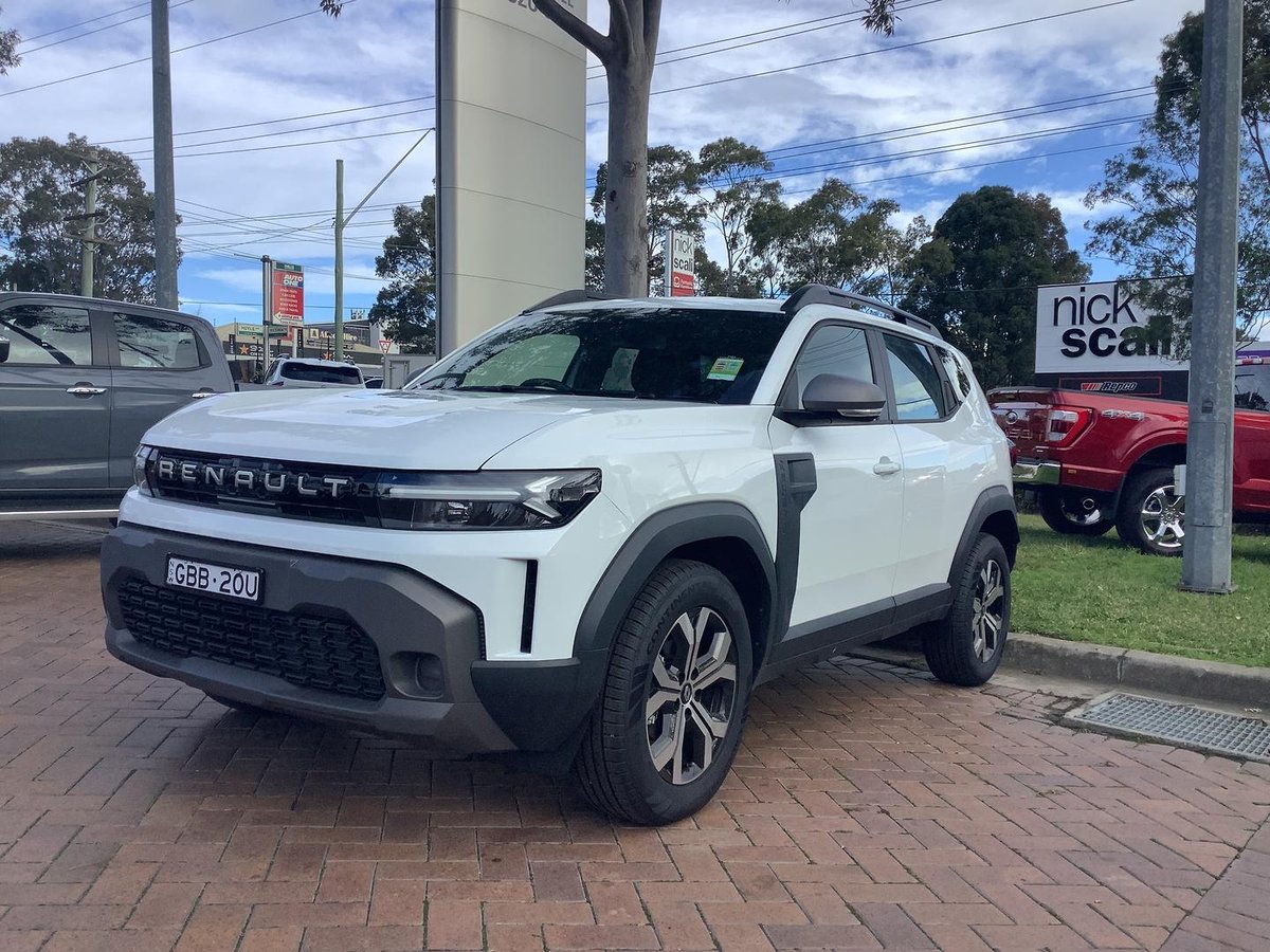2025 Renault Duster image 11