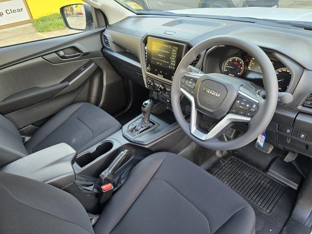 2026 Isuzu D-MAX SX High Ride MY25.5 4x2 image 11