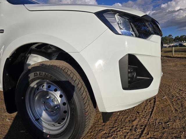 2026 Isuzu D-MAX SX High Ride MY25.5 4x2 image 9