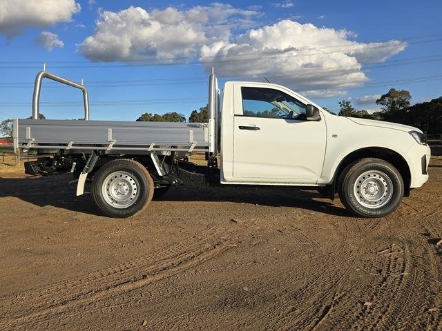 2026 Isuzu D-MAX SX High Ride MY25.5 4x2 image 8