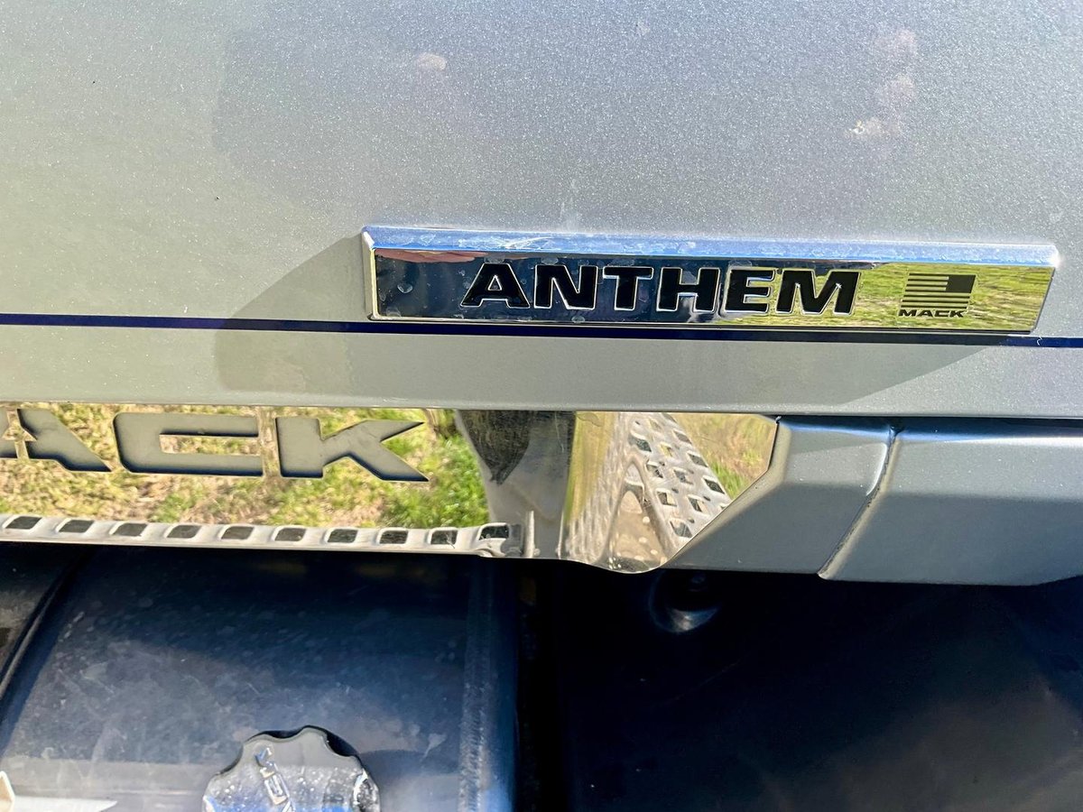 2022 Mack Anthem image 20