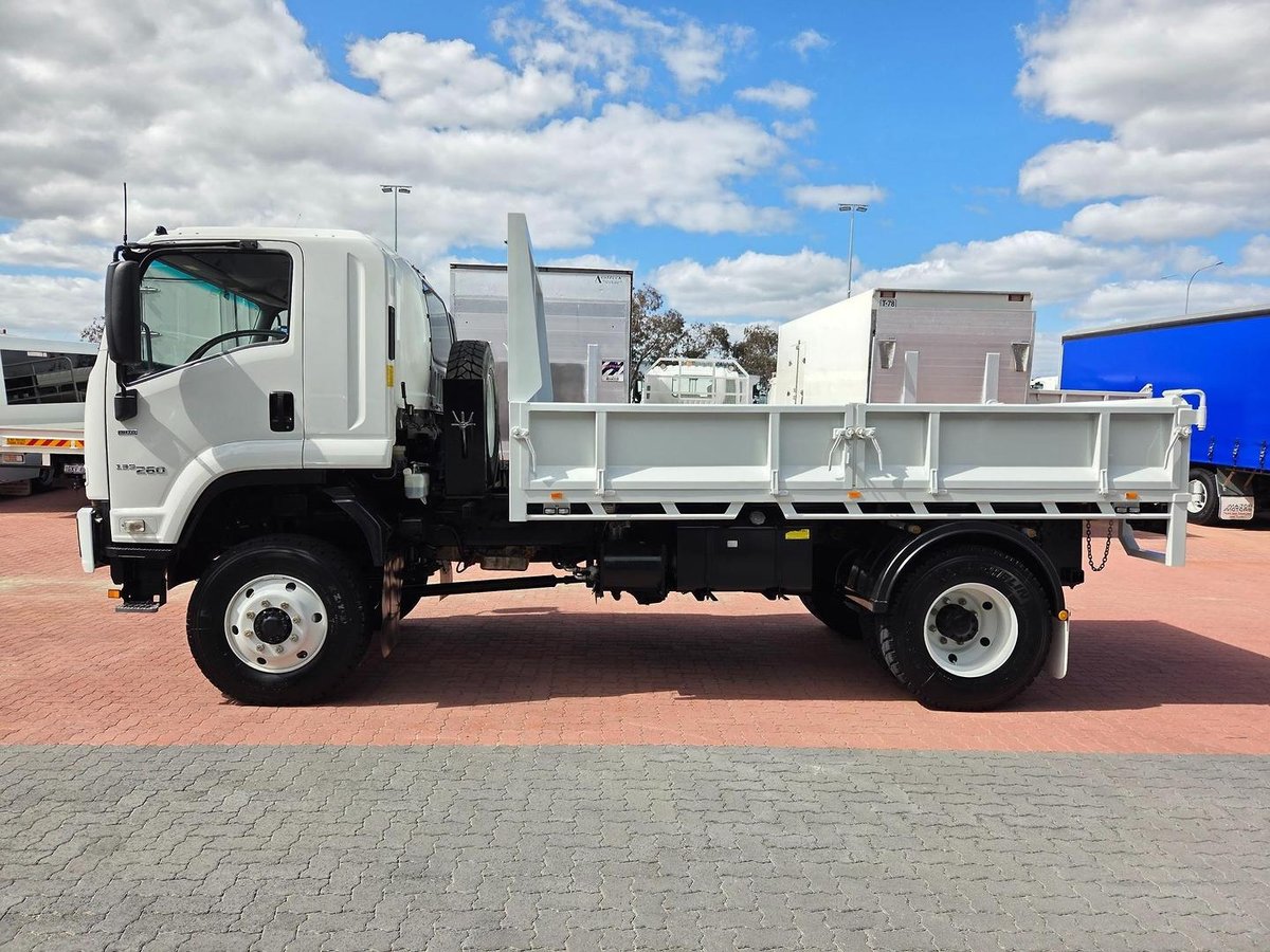 2022 Isuzu Fts 139-260 Auto 7 Ton Tipper image 21