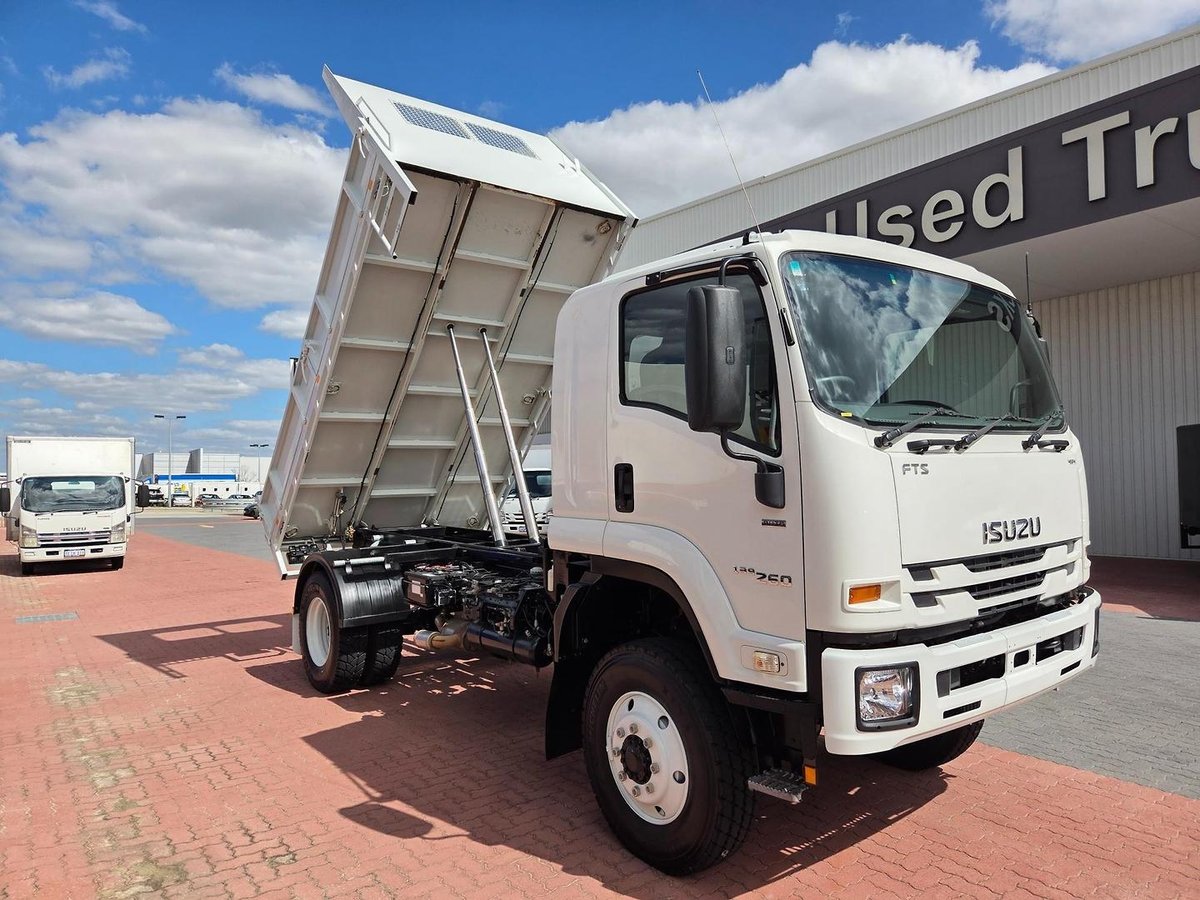2022 Isuzu Fts 139-260 Auto 7 Ton Tipper image 25