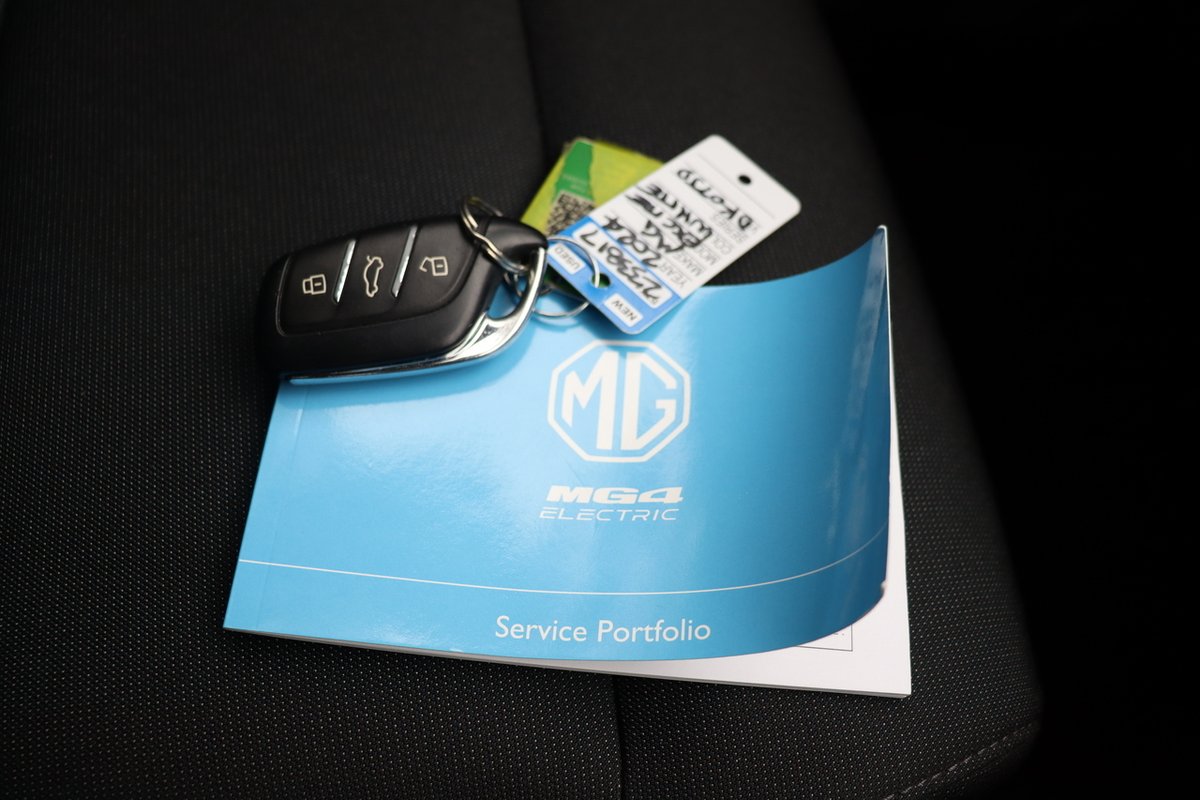 2024 MG MG4 Excite 64 150kW MEH32 MY24 image 27