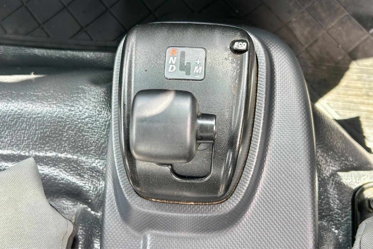 2023 Isuzu N Series Npr 45/55-155 Tradepack image 22