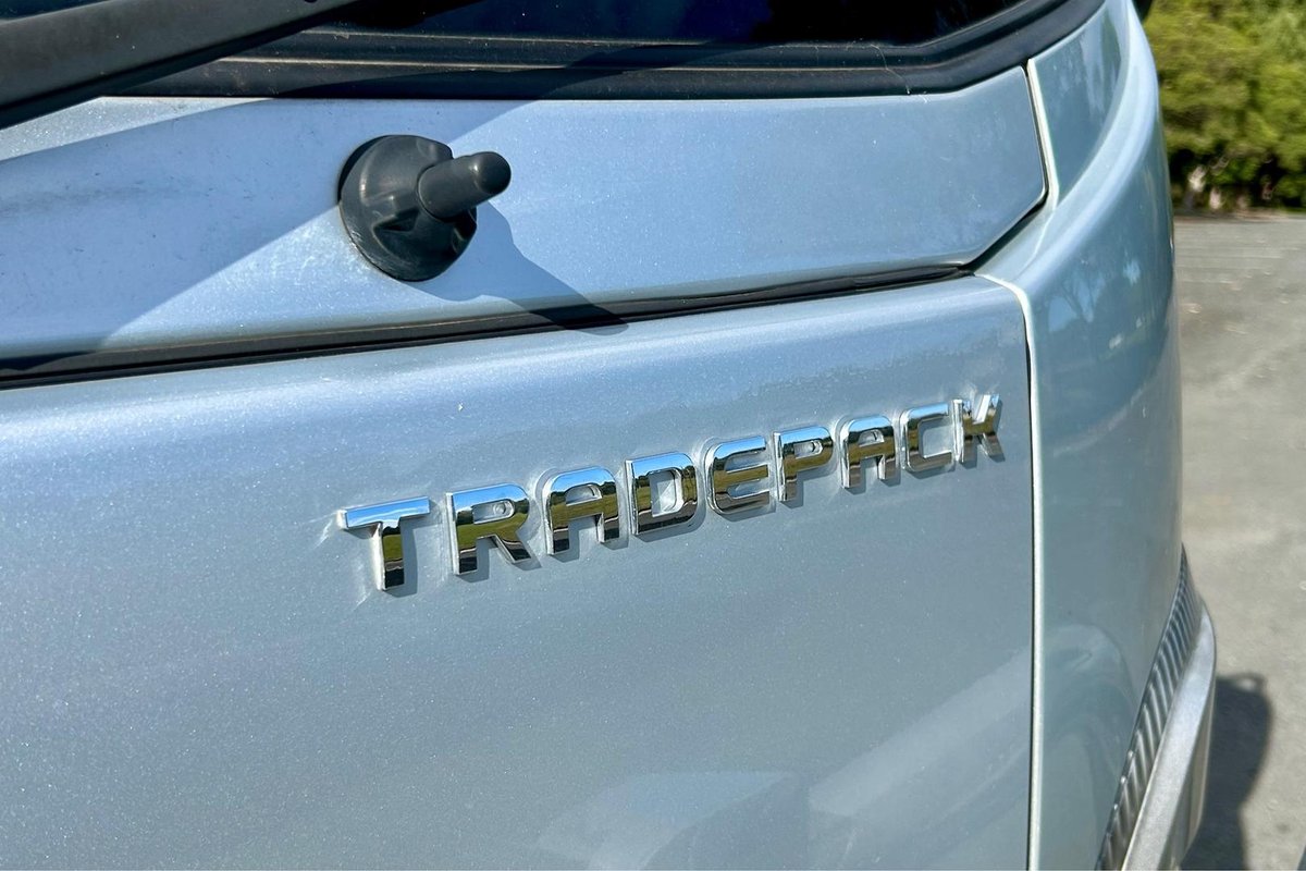 2023 Isuzu N Series Npr 45/55-155 Tradepack image 27