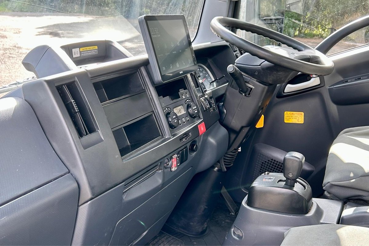 2023 Isuzu N Series Npr 45/55-155 Tradepack image 19