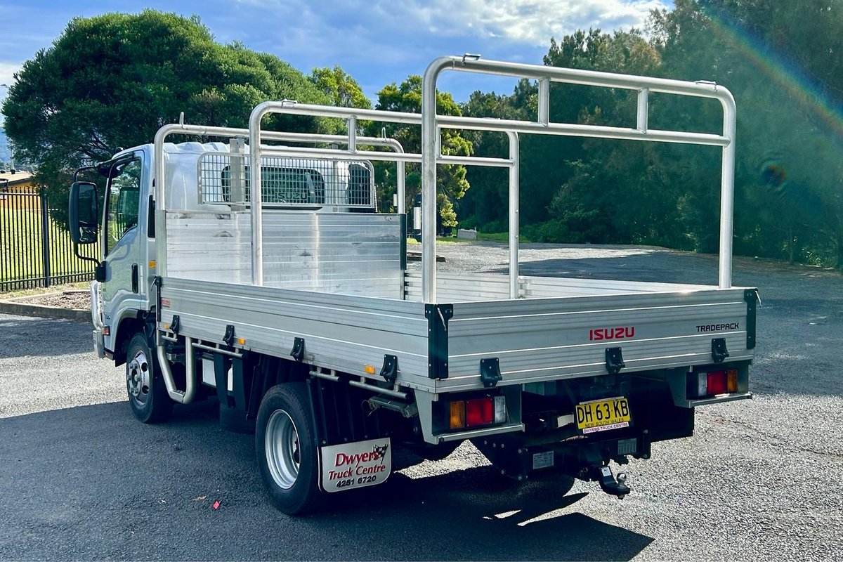 2023 Isuzu N Series Npr 45/55-155 Tradepack image 5
