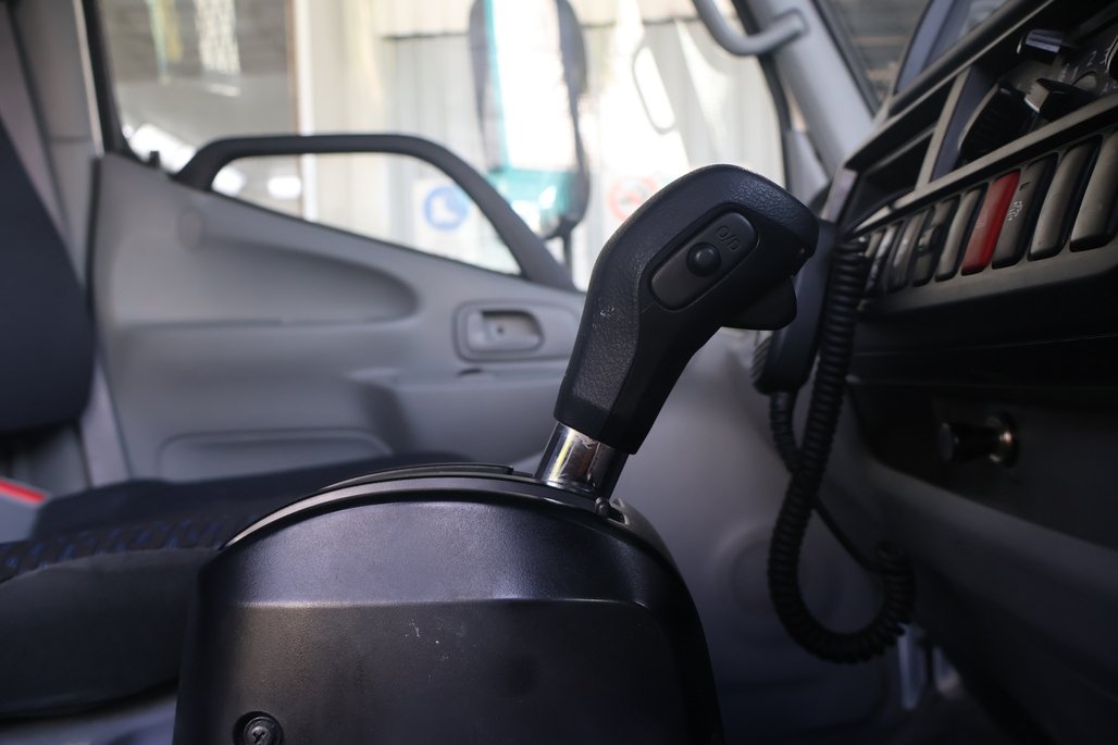 2022 Hino Dutro 616 image 12