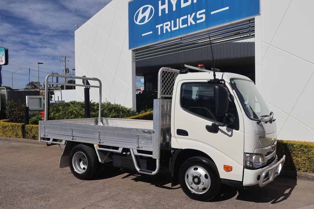 2022 Hino Dutro 616 image 5