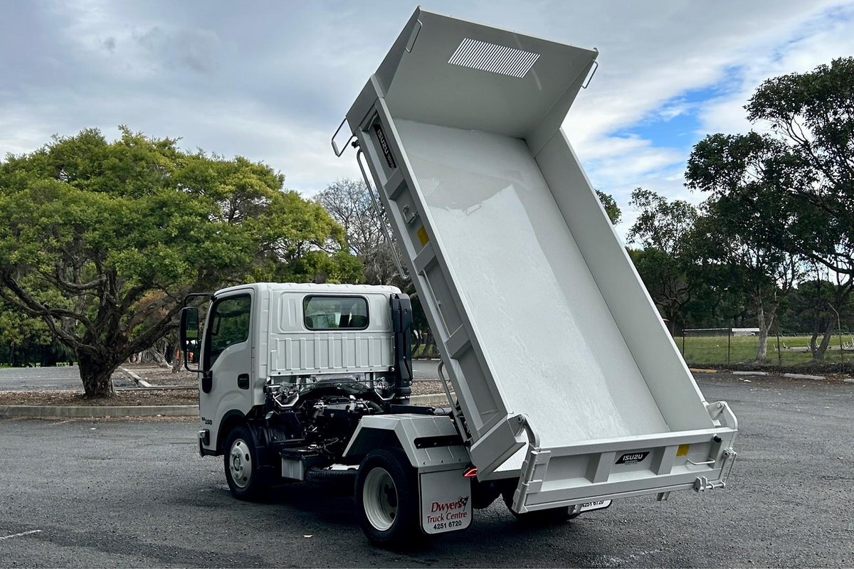 2026 Isuzu N Series NKR 62/45-150 MT D25 Tipper image 16