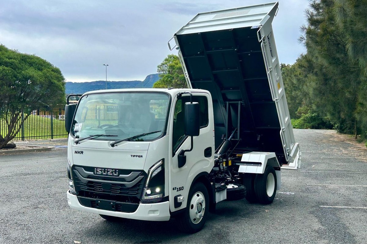 2026 Isuzu N Series NKR 62/45-150 MT D25 Tipper image 19