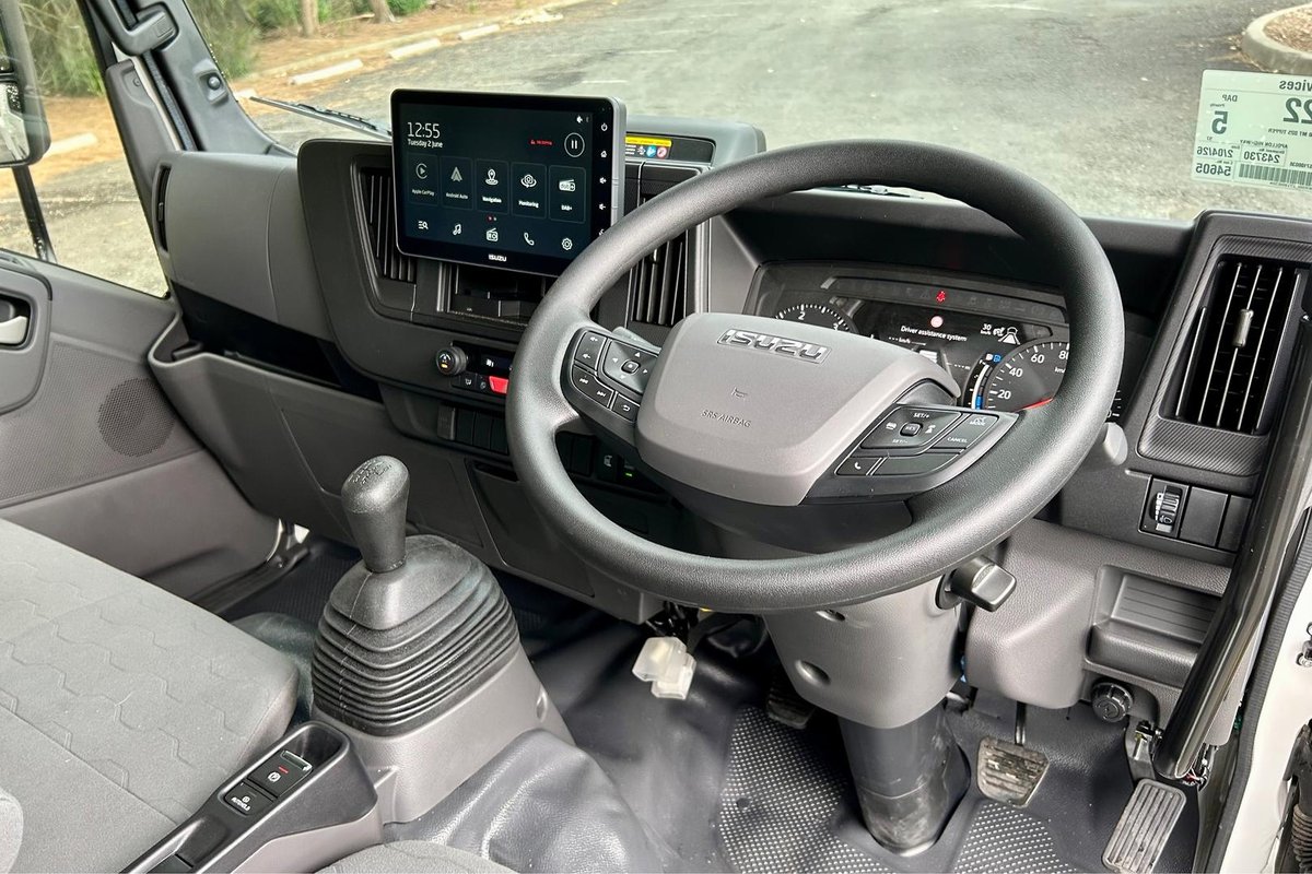 2026 Isuzu N Series NKR 62/45-150 MT D25 Tipper image 28