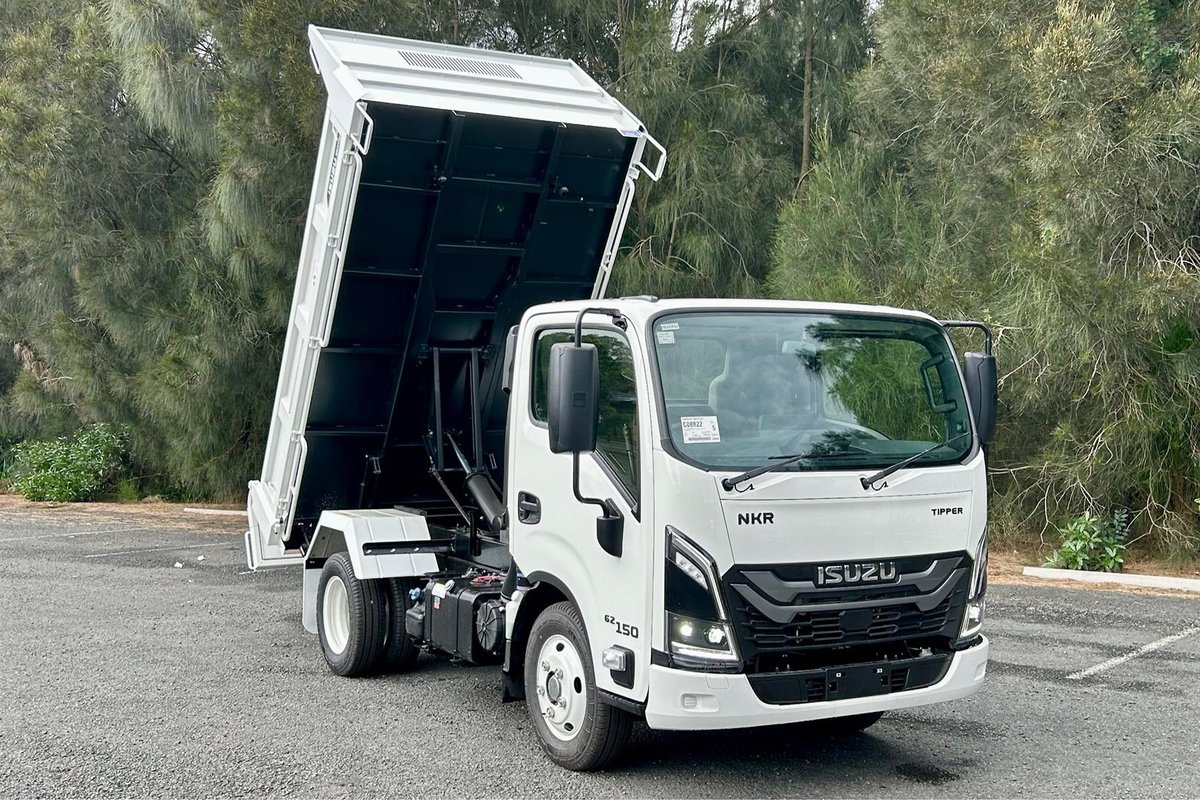 2026 Isuzu N Series NKR 62/45-150 MT D25 Tipper image 12