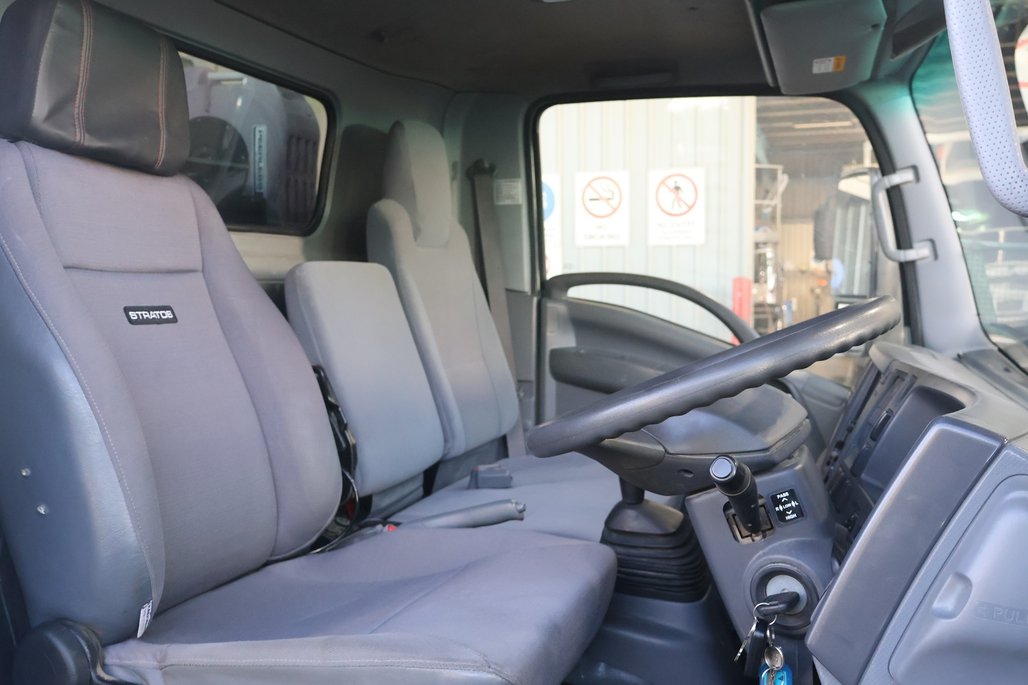 2019 Isuzu Npr 75-190 image 12