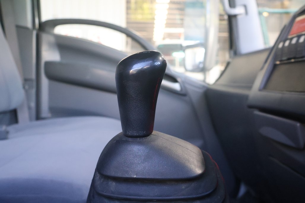 2019 Isuzu Npr 75-190 image 14