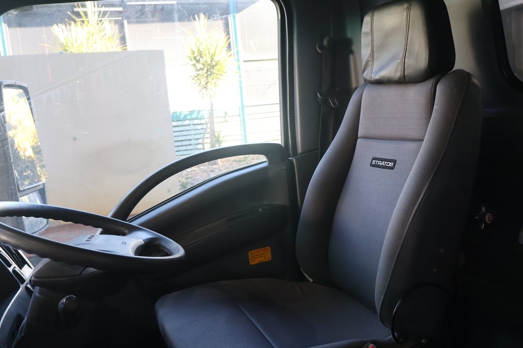 2019 Isuzu Npr 75-190 image 15
