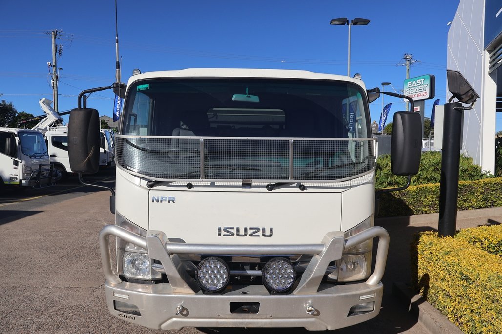 2019 Isuzu Npr 75-190 image 5