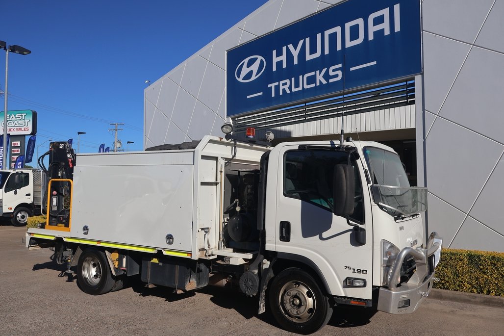 2019 Isuzu Npr 75-190 image 6